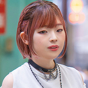 【bini526】ひなさん｜琥珀ひな【ビニ本本舗】